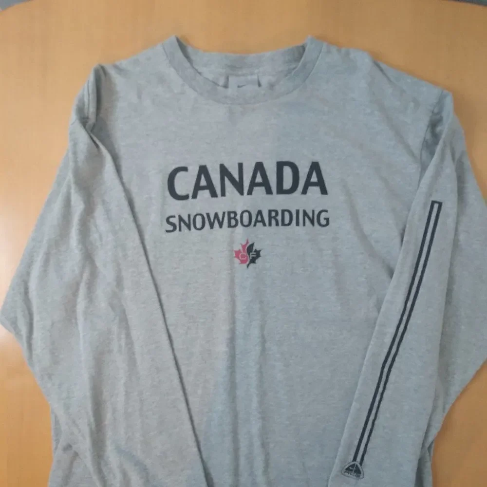 Vintage Nike ACG Canada Snowboarding Long Sleeve T-Shirt